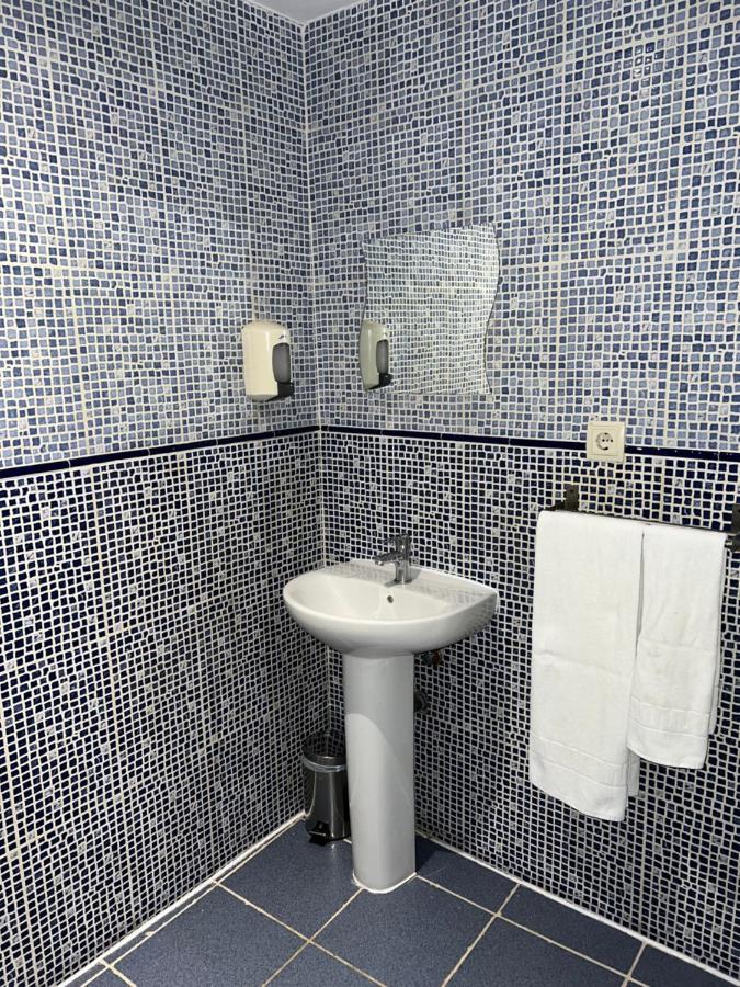 Hostal Abaaly Madrid Ngoại thất bức ảnh