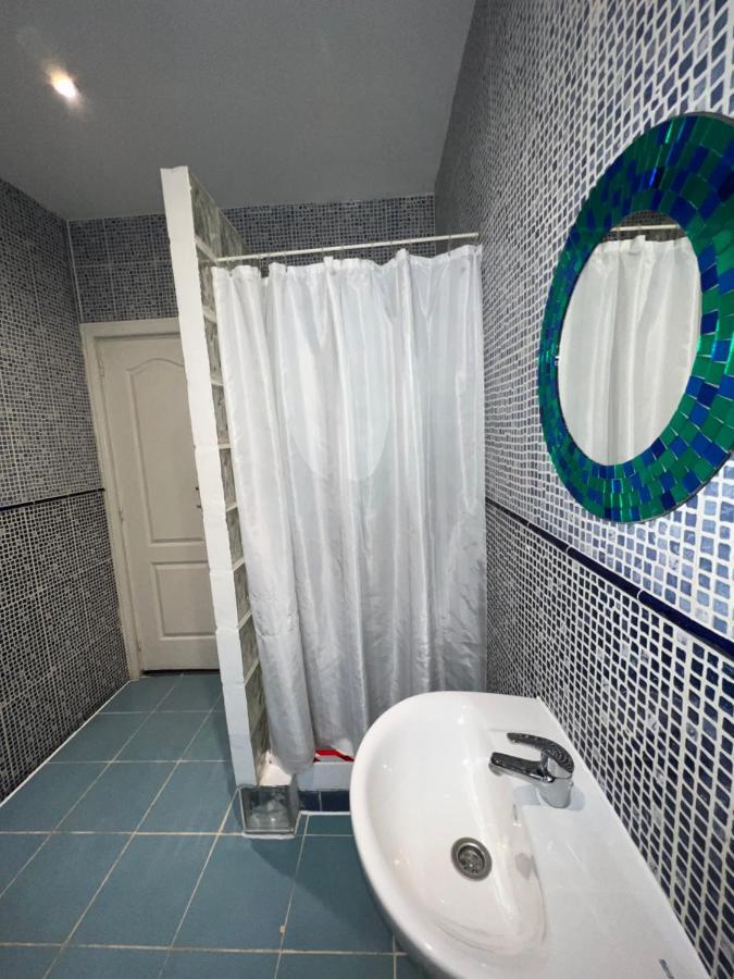 Hostal Abaaly Madrid Ngoại thất bức ảnh