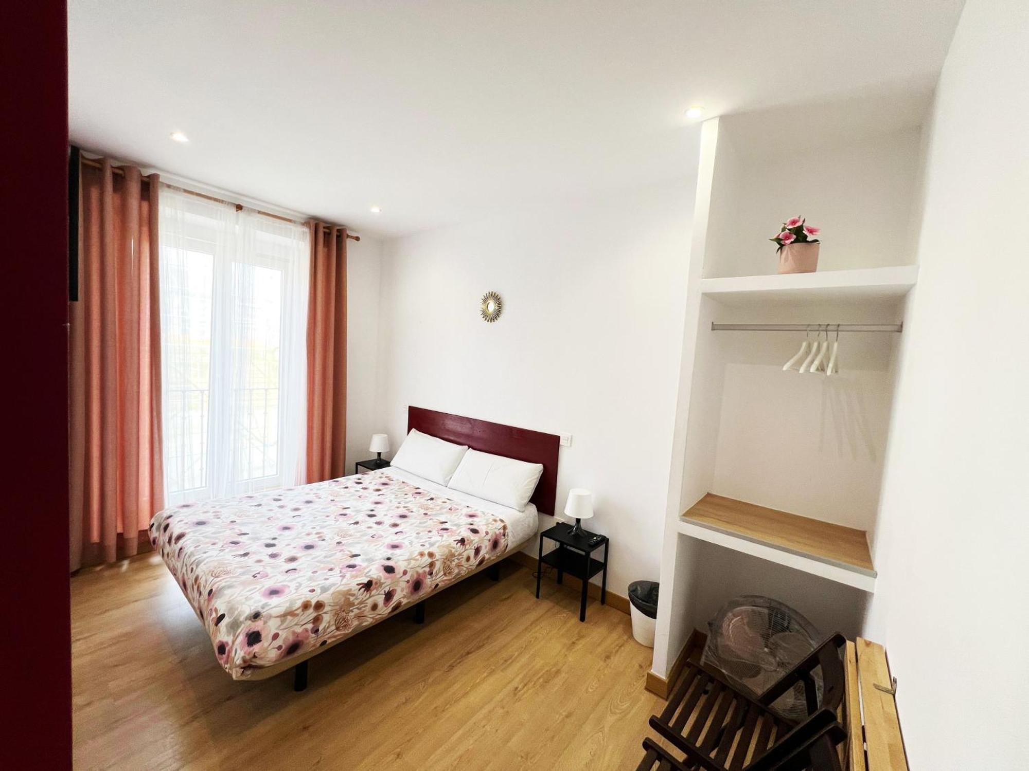 Hostal Abaaly Madrid Ngoại thất bức ảnh