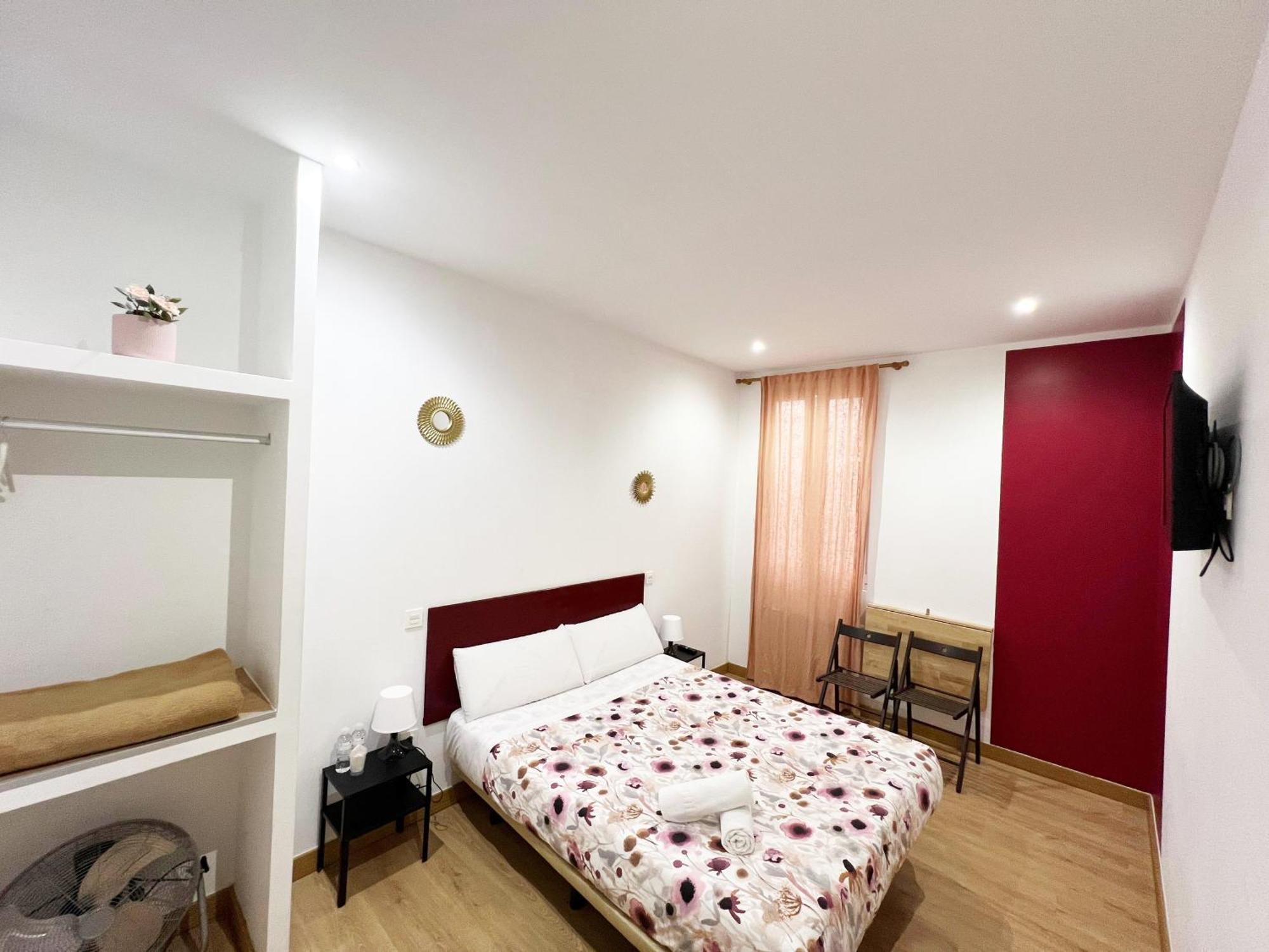 Hostal Abaaly Madrid Ngoại thất bức ảnh