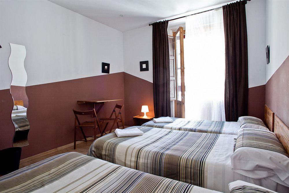 Hostal Abaaly Madrid Ngoại thất bức ảnh